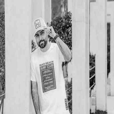 آهنگ کاشکی نبود فاصله بین ما دوتا نبود