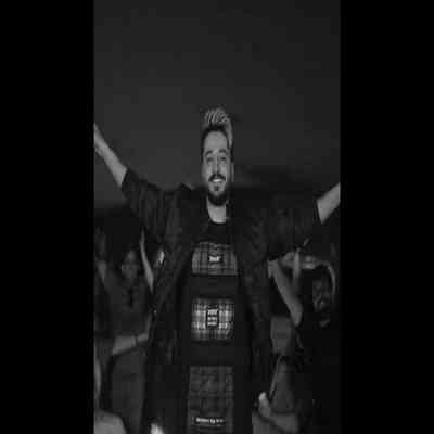آهنگ همه بهم میگن چیکارشی