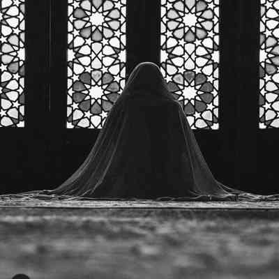 آهنگ هیچ گرمای نیستش تو دستامو