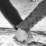 آهنگ با تو که باشم تموم میشه روزای غمگینم به زندگی همیشه خوش بینم راغب