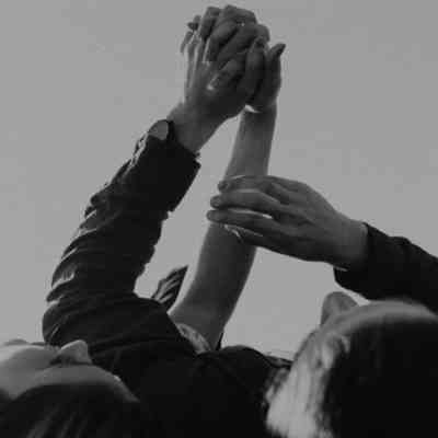 آهنگ میزنم به بیخیالی خودمو یادم بره